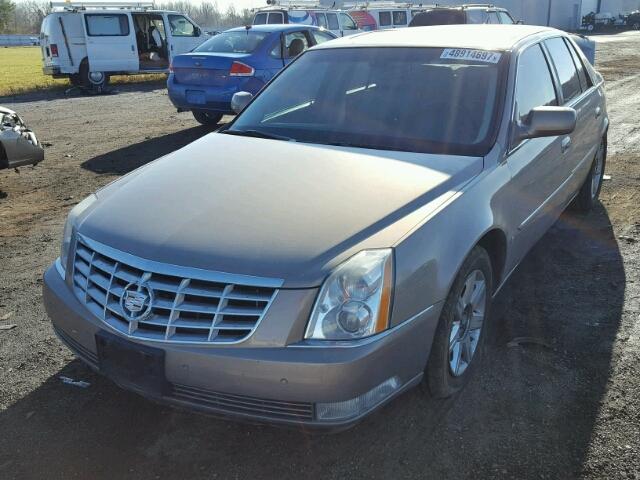 1G6KD57Y57U151749 - 2007 CADILLAC DTS BEIGE photo 2