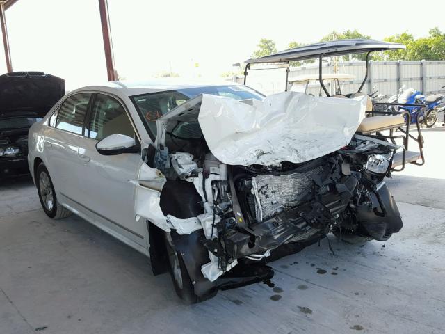 1VWAT7A34HC074977 - 2017 VOLKSWAGEN PASSAT S Weiß Foto 1