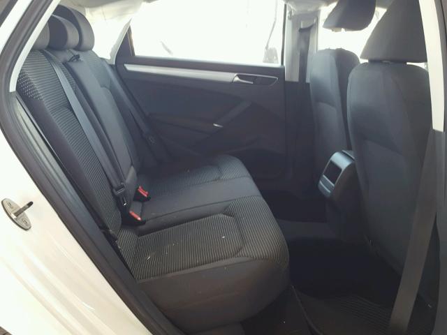 1VWAT7A34HC074977 - 2017 VOLKSWAGEN PASSAT S Weiß Foto 6