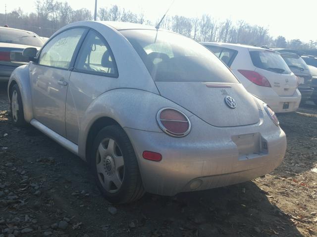 3VWCA21C4XM443917 - 1999 VOLKSWAGEN NEW BEETLE SILVER photo 3