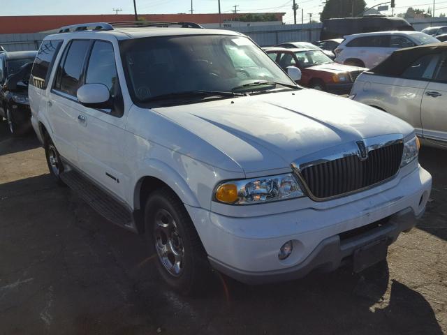 5LMEU27R32LJ10724 - 2002 LINCOLN NAVIGATOR WHITE photo 1