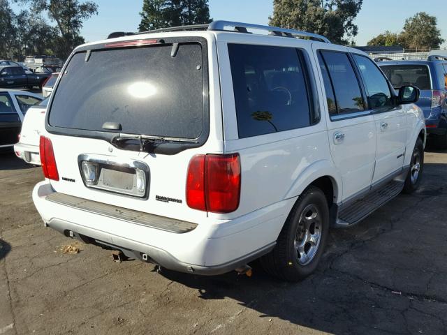 5LMEU27R32LJ10724 - 2002 LINCOLN NAVIGATOR WHITE photo 4