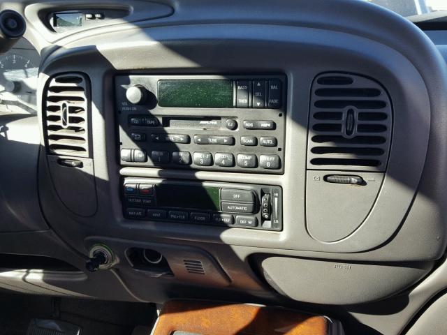 5LMEU27R32LJ10724 - 2002 LINCOLN NAVIGATOR WHITE photo 9