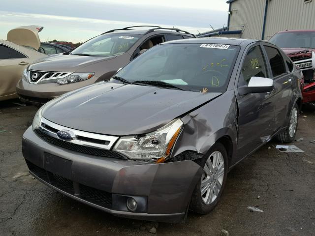 1FAHP37N69W128132 - 2009 FORD FOCUS SEL GRAY photo 2