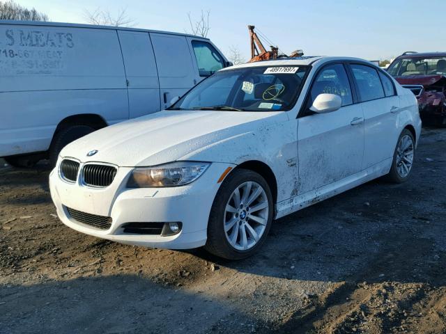 WBAPK5G54BNN32135 - 2011 BMW 328 XI SUL WHITE photo 2