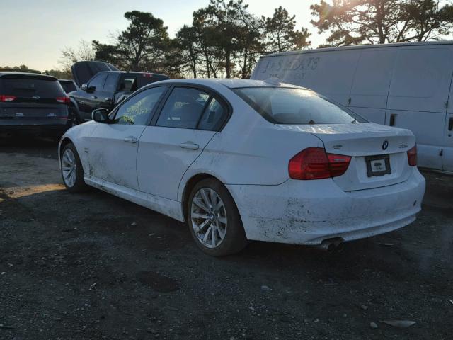 WBAPK5G54BNN32135 - 2011 BMW 328 XI SUL WHITE photo 3