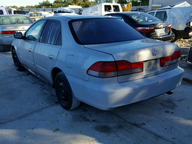 1HGCF86621A091825 - 2001 HONDA ACCORD VAL SILVER photo 3