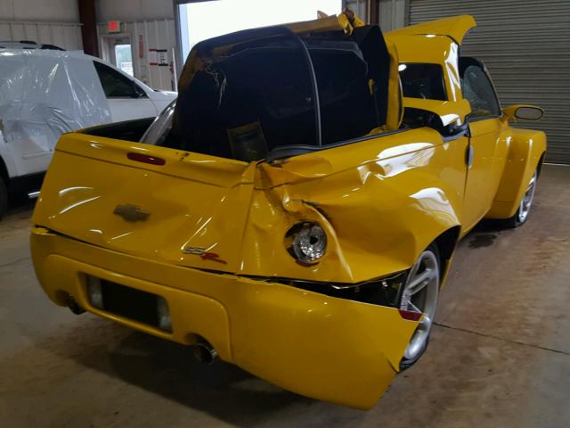 1GCES14P94B111282 - 2004 CHEVROLET SSR YELLOW photo 4