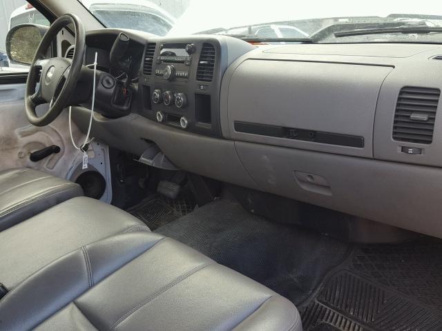 1GCEC14CX8E120748 - 2008 CHEVROLET SILVERADO WHITE photo 9