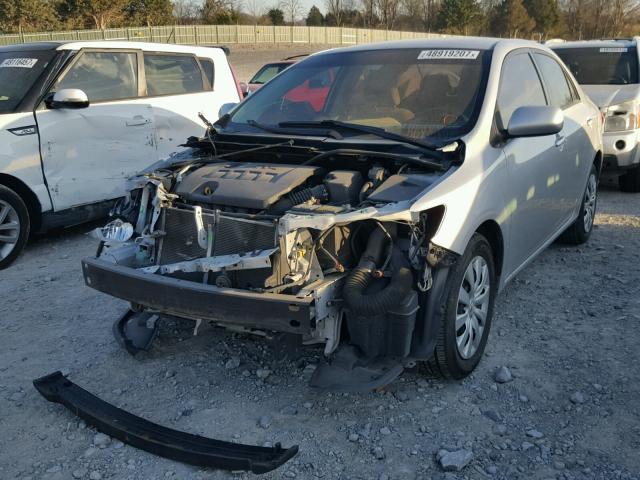 2T1BU4EE4CC854640 - 2012 TOYOTA COROLLA BA SILVER photo 2