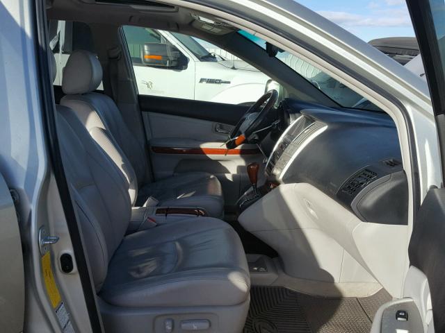 JTJHA31U940056797 - 2004 LEXUS RX 330 SILVER photo 5