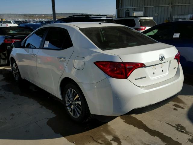 5YFBURHE4HP660089 - 2017 TOYOTA COROLLA L WHITE photo 3