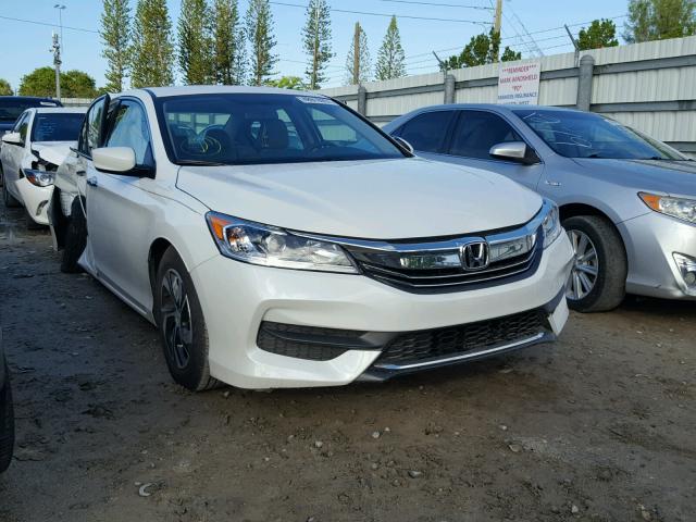 1HGCR2F32HA240495 - 2017 HONDA ACCORD LX WHITE photo 1