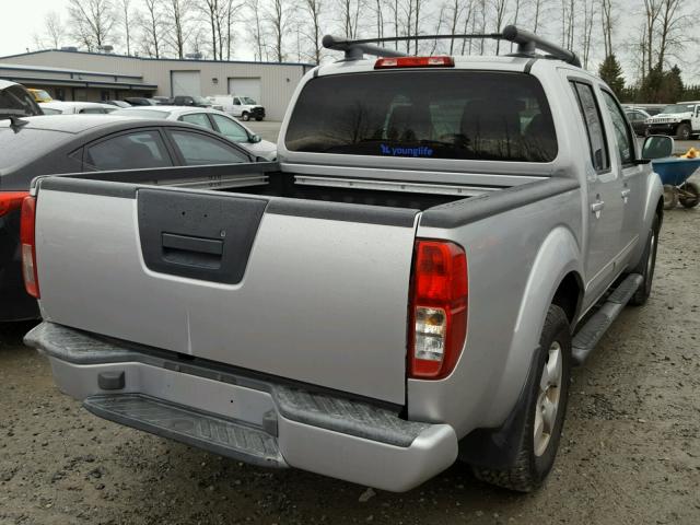 1N6AD07WX6C435261 - 2006 NISSAN FRONTIER C SILVER photo 4