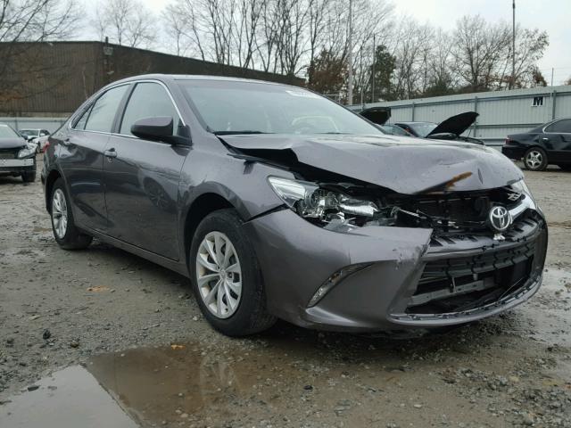 4T4BF1FK8FR473976 - 2015 TOYOTA CAMRY LE GRAY photo 1