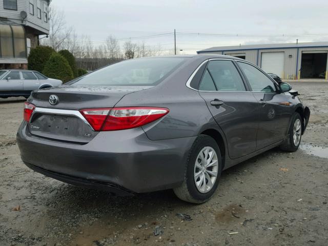 4T4BF1FK8FR473976 - 2015 TOYOTA CAMRY LE GRAY photo 4