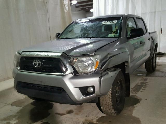 3TMLU4EN9FM165161 - 2015 TOYOTA TACOMA DOU GRAY photo 2