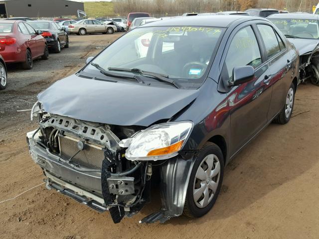 JTDBT923781235013 - 2008 TOYOTA YARIS GRAY photo 2