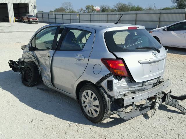 VNKKTUD35FA027796 - 2015 TOYOTA YARIS SILVER photo 3