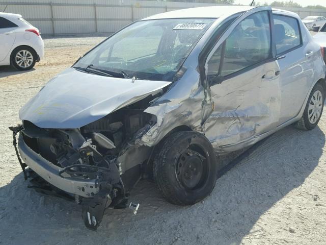 VNKKTUD35FA027796 - 2015 TOYOTA YARIS SILVER photo 9