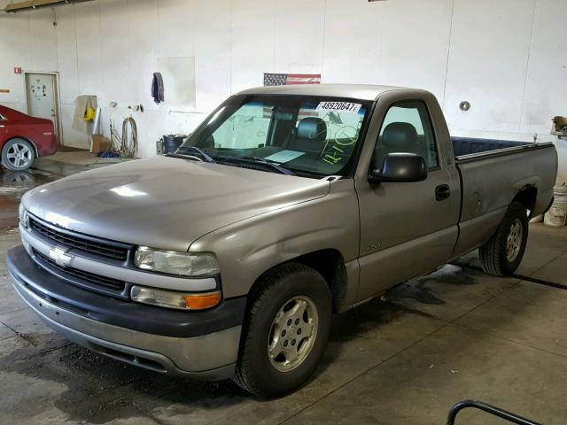 1GCEC14V9YZ221824 - 2000 CHEVROLET SILVERADO GRAY photo 2