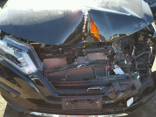 KNMAT2MV1HP585039 - 2017 NISSAN ROGUE S BLACK photo 7