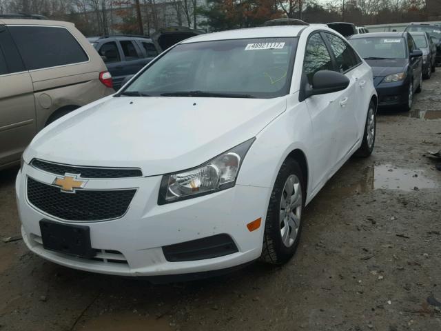 1G1PA5SG8E7172495 - 2014 CHEVROLET CRUZE LS WHITE photo 2