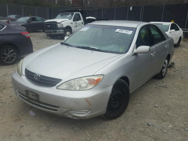 4T1BE32K12U538370 - 2002 TOYOTA CAMRY LE SILVER photo 2