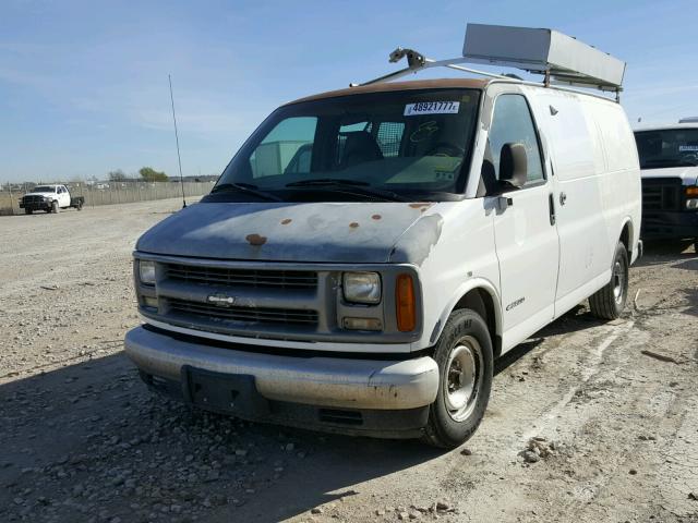 1GCFG25M0W1090525 - 1998 CHEVROLET EXPRESS G2 WHITE photo 2