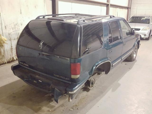 1GNCS13W7W2209723 - 1998 CHEVROLET BLAZER GREEN photo 4