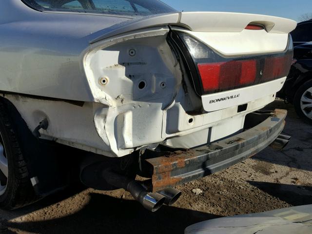 1G2HZ54Y25U178079 - 2005 PONTIAC BONNEVILLE WHITE photo 9