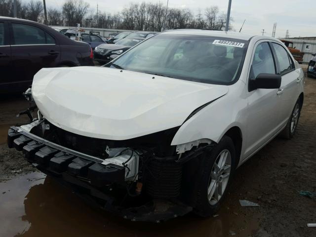 3FAHP0GA6CR175196 - 2012 FORD FUSION S WHITE photo 2