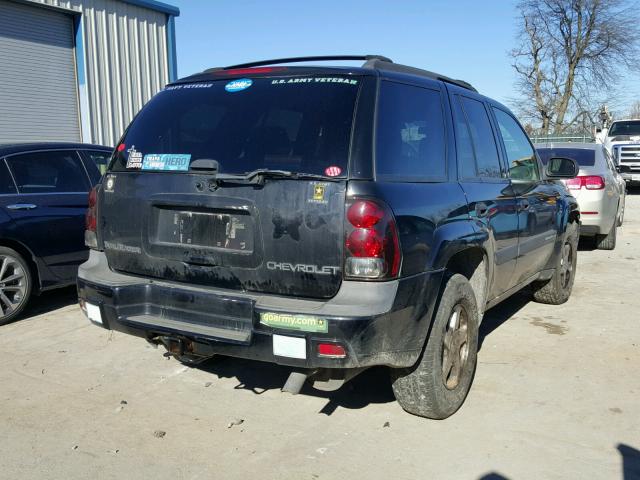 1GNDT13S142450172 - 2004 CHEVROLET TRAILBLAZE BLACK photo 4