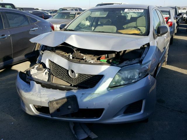 1NXBU40E89Z114085 - 2009 TOYOTA COROLLA BA SILVER photo 2