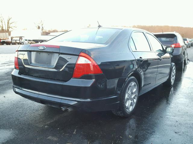 3FAHP0HA2BR262929 - 2011 FORD FUSION SE BLACK photo 4