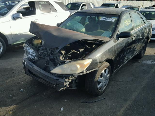 JTDBE32K820060380 - 2002 TOYOTA CAMRY LE შავი ფოტო 2