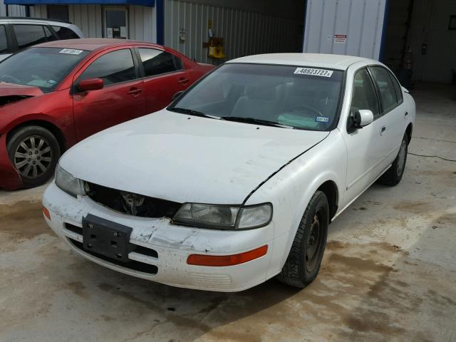 JN1CA21D5TT143054 - 1996 NISSAN MAXIMA GLE WHITE photo 2