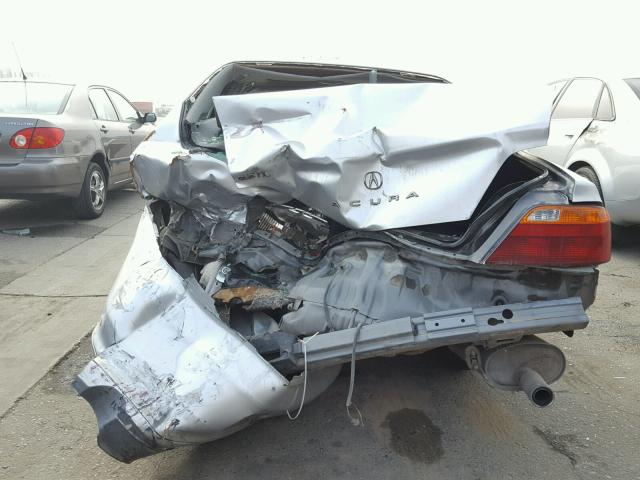 19UUA56701A024201 - 2001 ACURA 3.2TL SILVER photo 9