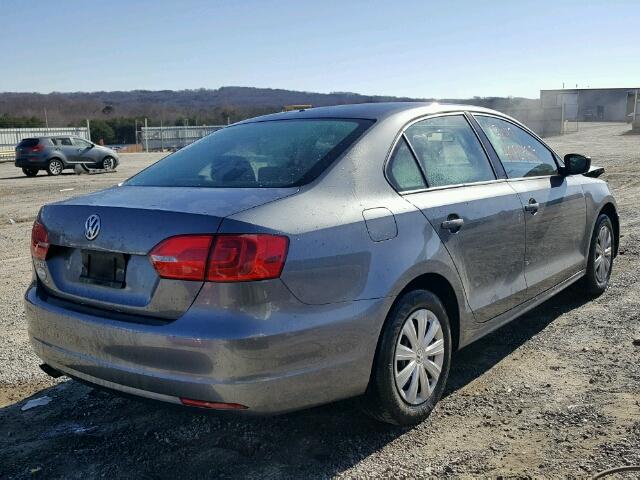 3VW2K7AJ5EM421958 - 2014 VOLKSWAGEN JETTA BASE GRAY photo 4