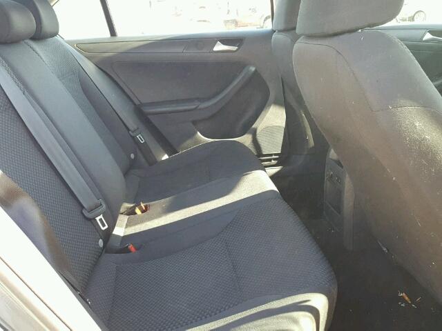 3VW2K7AJ5EM421958 - 2014 VOLKSWAGEN JETTA BASE GRAY photo 6