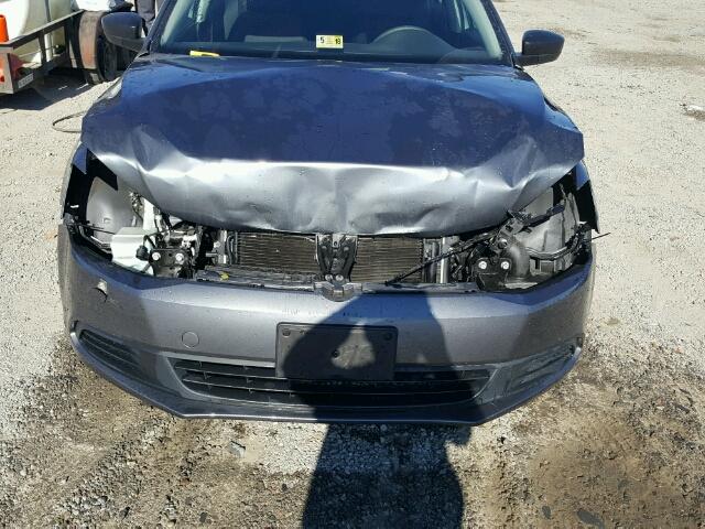 3VW2K7AJ5EM421958 - 2014 VOLKSWAGEN JETTA BASE GRAY photo 9