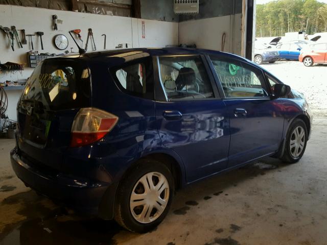 JHMGE8H20AC007923 - 2010 HONDA FIT BLUE photo 4