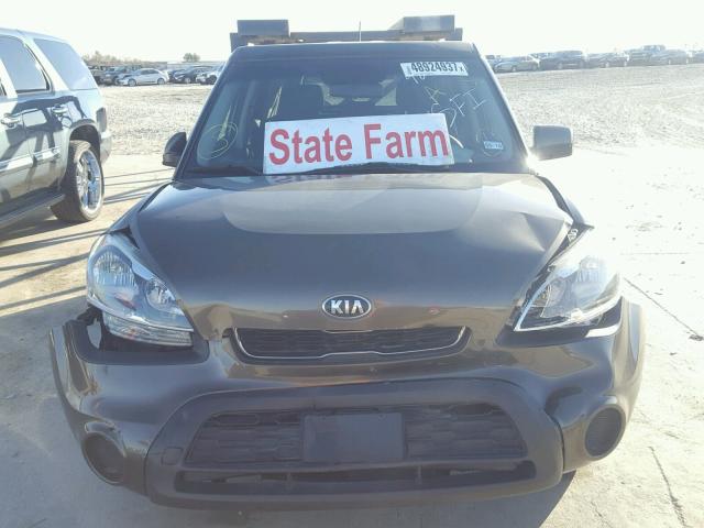 KNDJT2A52D7507898 - 2013 KIA SOUL GOLD photo 9