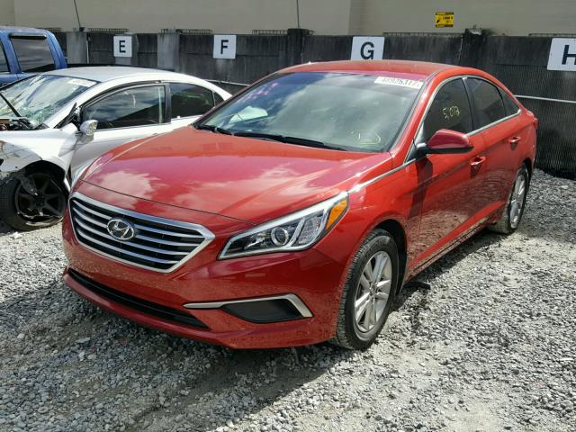 5NPE24AF3HH449553 - 2017 HYUNDAI SONATA SE RED photo 2