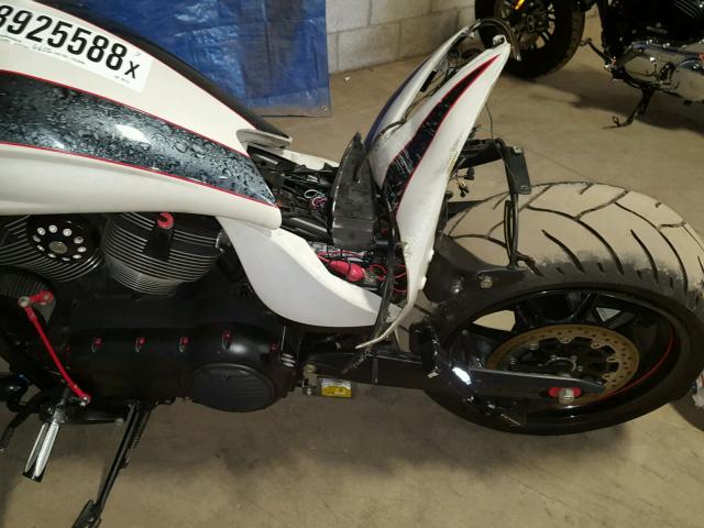 5VPHS36D8A3001312 - 2010 VICTORY MOTORCYCLES HAMMER S 白色 照片 9