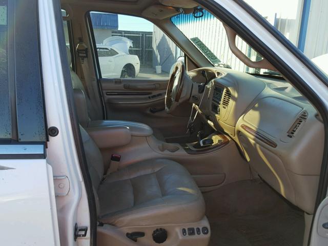 5LMRU27A0XLJ34045 - 1999 LINCOLN NAVIGATOR WHITE photo 5