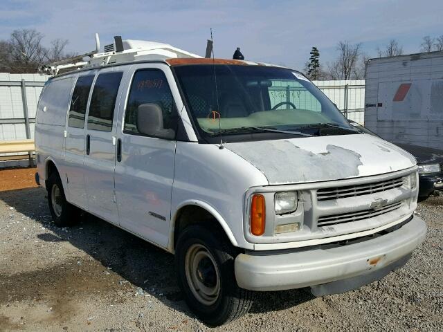 1GCHG35R711198577 - 2001 CHEVROLET EXPRESS G3 WHITE photo 1