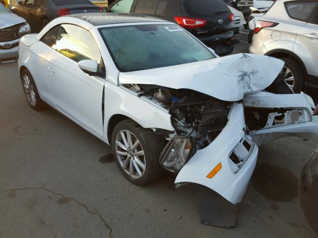 WVWBW8AH5FV001845 - 2015 VOLKSWAGEN EOS KOMFOR თეთრი ფოტო 1