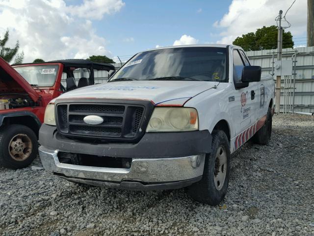 1FTRF12W66NA13392 - 2006 FORD F150 WHITE photo 2