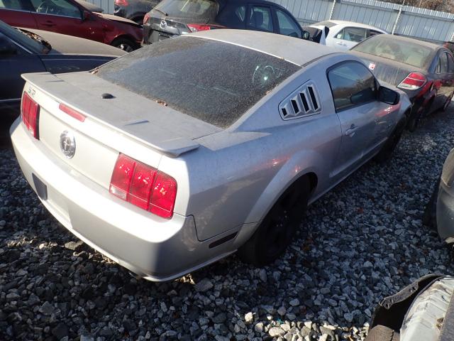 1ZVHT82H085154280 - 2008 FORD MUSTANG GT SILVER photo 4